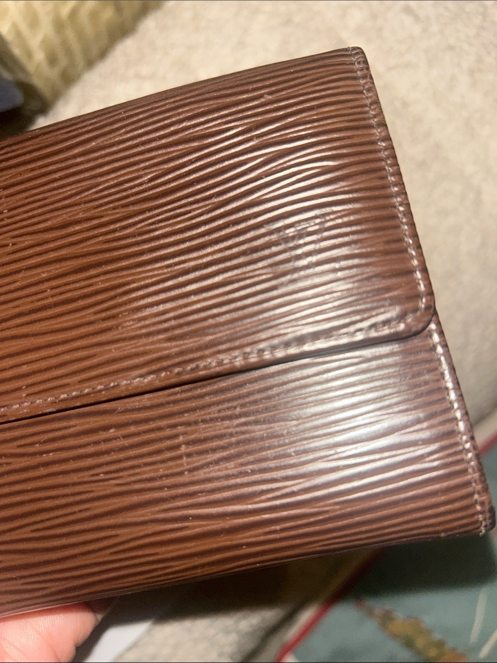No Wear!!COA Louis Vuitton Epi Leather Dark Brown Leather bifold wallet.🥳🥳❌❌